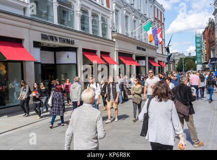 The main entrance to Brown Thomas & Company Limited, Dublin´s premier  department store on Grafton Street for luxury goods, Grafton Street, Dublin  2, I - SuperStock