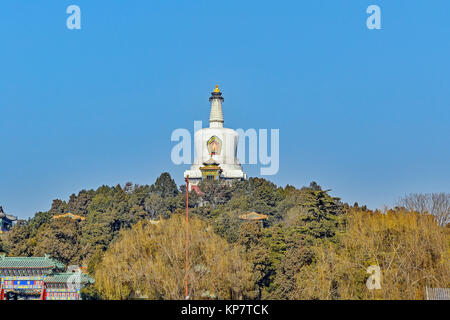 The White Pagoda on Qionghua Island, Beihai Park,  Beijing, China. Stock Photo