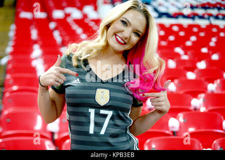 US model Emily Rogawski shows her support for Germany by painting her nails in the colours of the German flag ahead of the International friendly match between England and Germany at Wembley Stadium, London.  Featuring: Emily Rogawsk Where: London, United Kingdom When: 10 Nov 2017 Credit: WENN.com Stock Photo