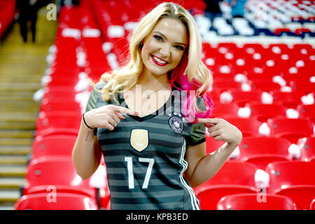 US model Emily Rogawski shows her support for Germany by painting her nails in the colours of the German flag ahead of the International friendly match between England and Germany at Wembley Stadium, London.  Featuring: Emily Rogawsk Where: London, United Kingdom When: 10 Nov 2017 Credit: WENN.com Stock Photo