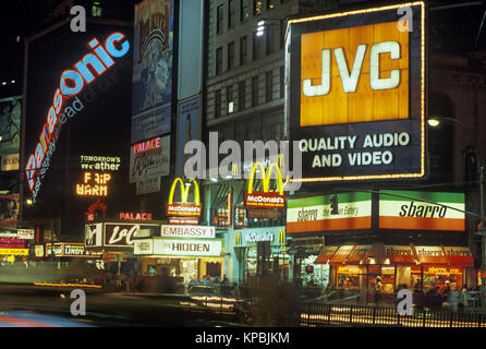 1987 HISTORICAL TIMES SQUARE MIDTOWN MANHATTAN NEW YORK CITY USA Stock Photo