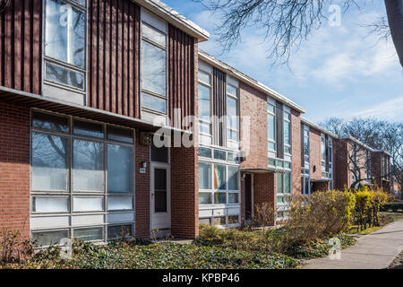 Modernist townhouses in Hyde Park Stock Photo