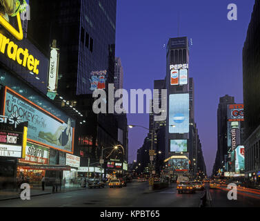 1992 HISTORICAL NEON BILLBOARD SIGNS TIMES SQUARE MANHATTAN NEW YORK CITY USA Stock Photo