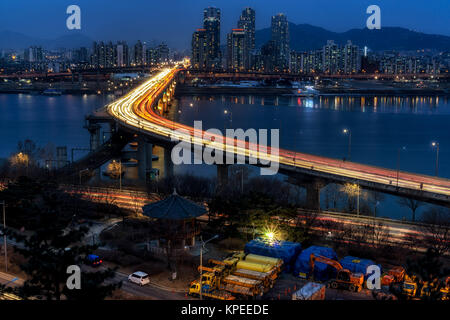 Rush hour traffic over Cheongdam bridge Stock Photo