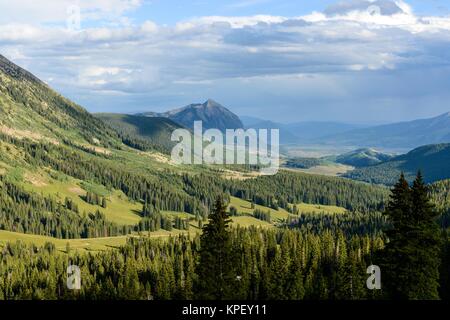 Mount Crested Butte - Summer cloud over Mount Crested Butte (12,162 ft), Colorado, USA. Stock Photo
