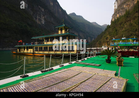 CHINA, Chongqing Province, Wushan. Riverboat Port at Little Three Gorges Staging Point. Stock Photo