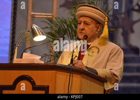 QUETTA, PAKISTAN. Dec-14 2017: Chancellor and Governor of Balochistan Mr. Muhammad Khan Achakzai addressing to ceremony of 13th convocation of Balochi Stock Photo