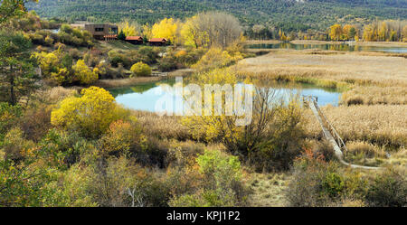 Laguna de Uña, near the village of Uña, Cuenca Province, Castilla la Mancha, Spain. The lagoon forms a part of the Parque Natural Serranía de Cuenca. Stock Photo