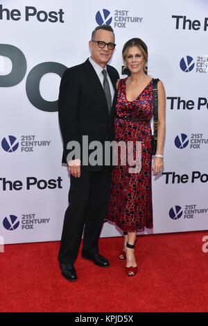 Tom Hanks and Rita Wilson arrive at 'The Post' Washington, DC Premiere at The Newseum on December 14, 2017 in Washington, DC. Credit: Erik Pendzich/Alamy Live News Stock Photo
