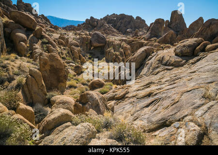 Rock formations of Alabama Hills, Owen's Valley, California Stock Photo ...