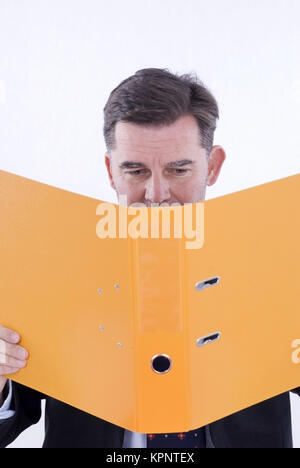 Model release , Mann, 50+, mit Aktenordner - man with file Stock Photo