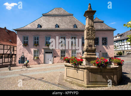 Germany, Sauerland region,  Arnsberg, the old town-hall and the Maximilian fountain at the old market in the old part of town.  Deutschland, Sauerland Stock Photo