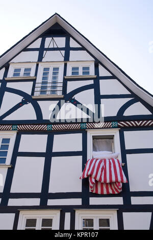 Europe, Germany, the Siegerland region, half-timbered house in the city of Freudenberg.  Europa, Deutschland, Siegerland, Fachwerkhaus in Freudenberg. Stock Photo