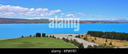 Bright blue Lake Pukaki. Unique colored lake in New Zealand. Stock Photo