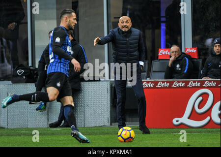 Milan, Italy  16th Dec, 2017. Serie A football, Internazionale versus Udinese; Luciano Spalletti head coach of Inter Credit:  Gaetano Piazzolla/Alamy Live News Stock Photo