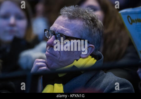 Dortmund, Germany. 17th Dec, 2017. Dortmund's new coach Peter Stoeger follows the first Christmas Sing-Along Concert with Members of the Dortmund Choral Academy and fans of Borussia Dortmund in Germany's largest soccer stadium Signal Iduna Park in Dortmund, Germany, 17 December 2017. Credit: Bernd Thissen/dpa/Alamy Live News