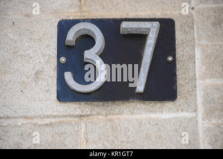 HOUSE FASSADEN,LLORET DE MAR,PROVINZ GERONA,STRASSENSCHILDER,EMAIL,TILE,SPAIN,HOUSE NUMBER 37 Stock Photo