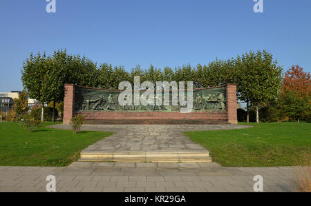 Crucible downpour monument, Thyssen's croup avenue, food, North Rhine-Westphalia, Germany, Tiegelgussdenkmal, ThyssenKrupp Allee, Essen, Nordrhein-Wes Stock Photo