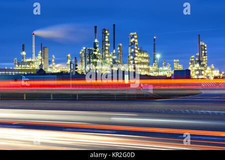 Total refinery Central Germany, street with traces of light, twilight, chemical site Leuna, Leuna, Saxony-Anhalt, Germany Stock Photo