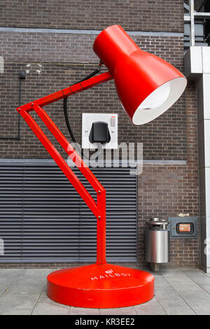 Anglepoise, a giant desk lamp sculpture by  Holmes Wood Consultancy 2014, The Mailbox, Birmingham, England, UK Stock Photo