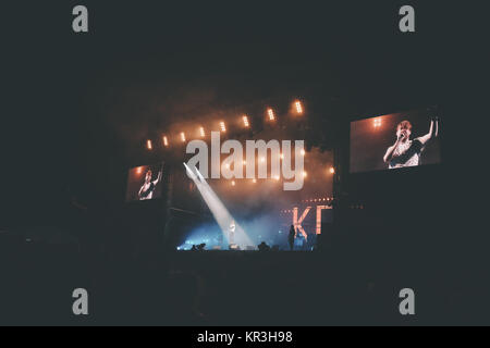 Kaiser Chiefs performing on stage at V Festival August 2016, Chelmsford, Hylands Park, Essex, England Stock Photo