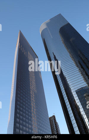 Wells Fargo Tower in Los Angeles Stock Photo - Alamy