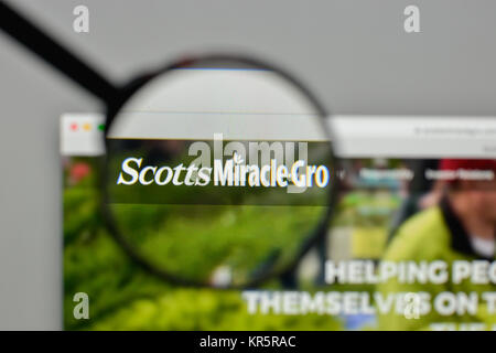 Milan, Italy - November 1, 2017: Scotts Miracle-Gro logo on the website homepage. Stock Photo