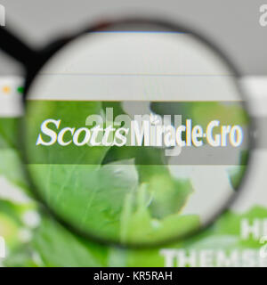 Milan, Italy - November 1, 2017: Scotts Miracle-Gro logo on the website homepage. Stock Photo