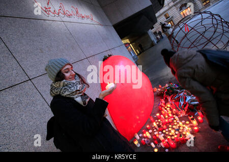 Prague, Czech Republic. 18th Dec, 2017. A public meeting commemorating Vaclav Havel, the late Czech dissident, playwright and first post-communist president, on the 6th anniversary of his death was held in Vaclav Havel Square in Prague today, including the lighting of candles in Prague, Czech Republic, December 18, 2016. Credit: Michaela Rihova/CTK Photo/Alamy Live News Stock Photo