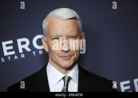 New York City. 17th Dec, 2017. Anderson Cooper attends the 11th Annual CNN Heroes: An All-Star Tribute at American Museum of Natural History on December 17, 2017 in New York City. | Verwendung weltweit Credit: dpa/Alamy Live News Stock Photo