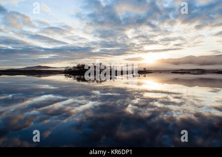 A misty autumn morning on Loch Ba, a favourite spot on Rannoch Moor in the Scottish Highlands Stock Photo