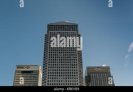 1 Canada Square ,alongside the HSBC tower and Citi Bank Building ,  Canary Wharf, London Stock Photo