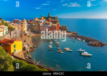 Panorama of Vernazza, Cinque Terre, Liguria, Italy Stock Photo