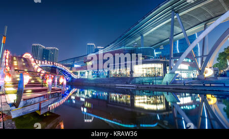 Night view of Yuanrong building in Suzhou,Jiangsu province,China Stock Photo