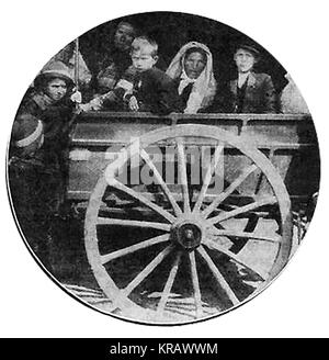 World War One photograph - French refugees fleeing Paris in a cart as the Germans advance on the city - From an early WWI magazine Stock Photo