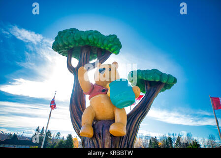 WHITE RIVER, ONTARIO, CANADA - OCT 20, 2017: View of Winnie the Pooh statue in the town of White River where the classic children's stories was found  Stock Photo