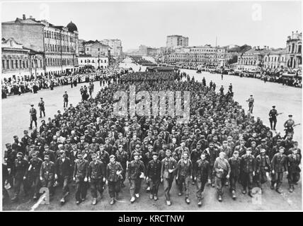 HOME FRONT SCENES German prisoners paraded in Moscow. Date: 1944 Stock Photo