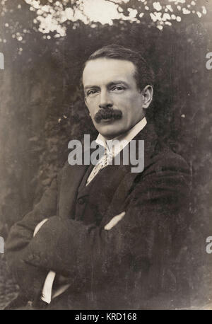 David Lloyd George, 1st Earl Lloyd-George of Dwyfor (1863-1945), British Liberal statesman and the only Welshman to have served as British Prime Minister.  Seen here as a relatively young man, looking confidently straight into the camera with his arms folded in front of him.       Date: circa 1909 Stock Photo