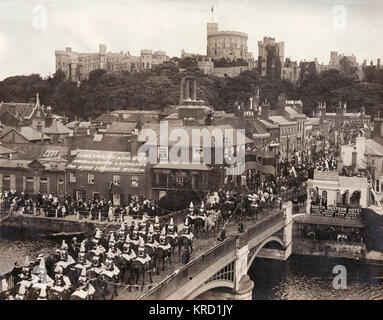 State procession crossing bridge at Windsor Stock Photo