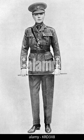 Vesta Tilley (stage name of Matilda Alice Powles, 1864-1952), later Lady de Frece, music hall entertainer, best known for her male impersonations. Seen here in British military uniform during First World War.  She was dubbed 'England's greatest recruiting sergeant,' due to her patriotic and persuasive stage act.       Date: c.1915 Stock Photo