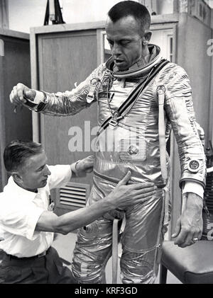 Astronaut Shepard,Alan fitted with Space suit MR-3 ( Mercury-Redstone) Freedom 7. REF: M61-1044-35 Shepard in Space Suit MSFC-6417073 Stock Photo