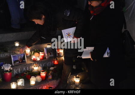 Berlin, Germany. 19th Dec, 2017. The memorial ceremony for the victims of last year´s terror attack at the Christmas market at Breitscheidplatz in Berlin, Germany Credit: Markku Rainer Peltonen/Alamy Live News Stock Photo