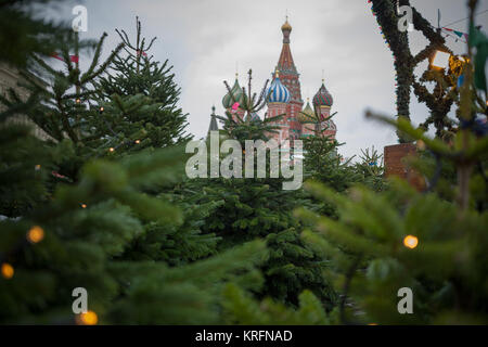Moscow, Russia. 20th Dec, 2017. The annual Christmas festival 'Journey Into Christmas'' will take place steps from Red Square with dozens of special stalls and tents, playgrounds and stages. The event will commence on December 22 Credit: Velar Grant/ZUMA Wire/Alamy Live News Stock Photo