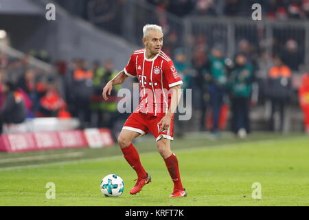 Munchen, Germany. 13th Dec, 2017. Rafinha (Bayern) Football/Soccer : German 'Bundesliga' between Bayern Munchen 1-0 1FC Koln at the Allianz Arena in Munchen, Germany . Credit: Mutsu Kawamori/AFLO/Alamy Live News Stock Photo