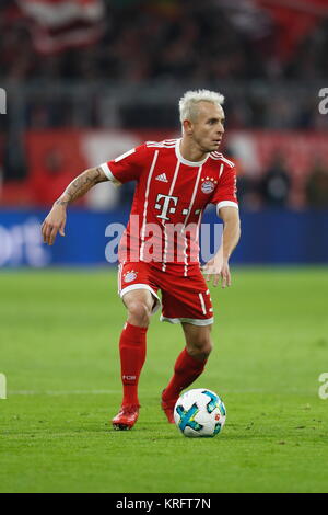 Munchen, Germany. 13th Dec, 2017. Rafinha (Bayern) Football/Soccer : German 'Bundesliga' between Bayern Munchen 1-0 1FC Koln at the Allianz Arena in Munchen, Germany . Credit: Mutsu Kawamori/AFLO/Alamy Live News Stock Photo