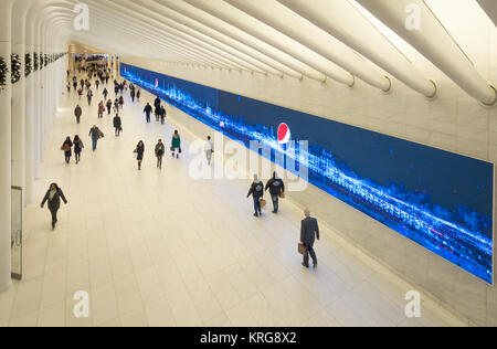 People in the walkway between Brookfield Place and the Oculus in the World Trade Center underpass Stock Photo