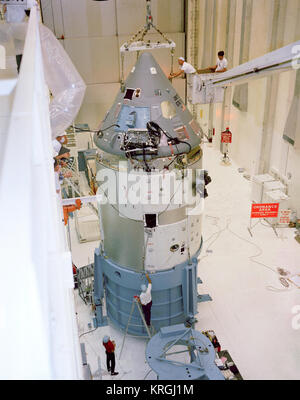 Apollo Spacecraft 012 Command-Service Module moved for mating Stock Photo