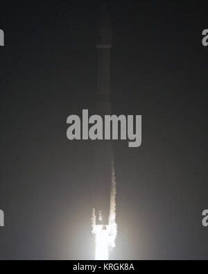 Atlas V (401) with RBSP on board has cleared the tower after launch Stock Photo