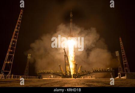 The Soyuz TMA-16M spacecraft is seen as it launches to the International Space Station with Expedition 43 NASA Astronaut Scott Kelly, Russian Cosmonauts Mikhail Kornienko, and Gennady Padalka of the Russian Federal Space Agency (Roscosmos) onboard Saturday, March 28, 2015, Kazakh time (March 27 Eastern time) from the Baikonur Cosmodrome in Kazakhstan. As the one-year crew, Kelly and Kornienko will return to Earth on Soyuz TMA-18M in March 2016.  Photo Credit (NASA/Bill Ingalls) Expedition 43 Launch (201503280006HQ) Stock Photo