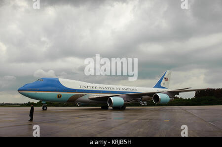 Air Force One is seen as it prepares to depart from the NASA SHuttle Landing Facility (SLF) after President Barack Obama delivered a speech at the NASA Kennedy Space Center in Cape Canaveral, Fla. on Thursday, April 15, 2010.  Obama visited Kennedy Space Center to deliver remarks on the bold new course the Administration is charting for NASA and the future of U.S. leadership in human space flight. Photo Credit: (NASA/Bill Ingalls) Air Force One leaving Kennedy Space Center - 201004150023HQ Stock Photo